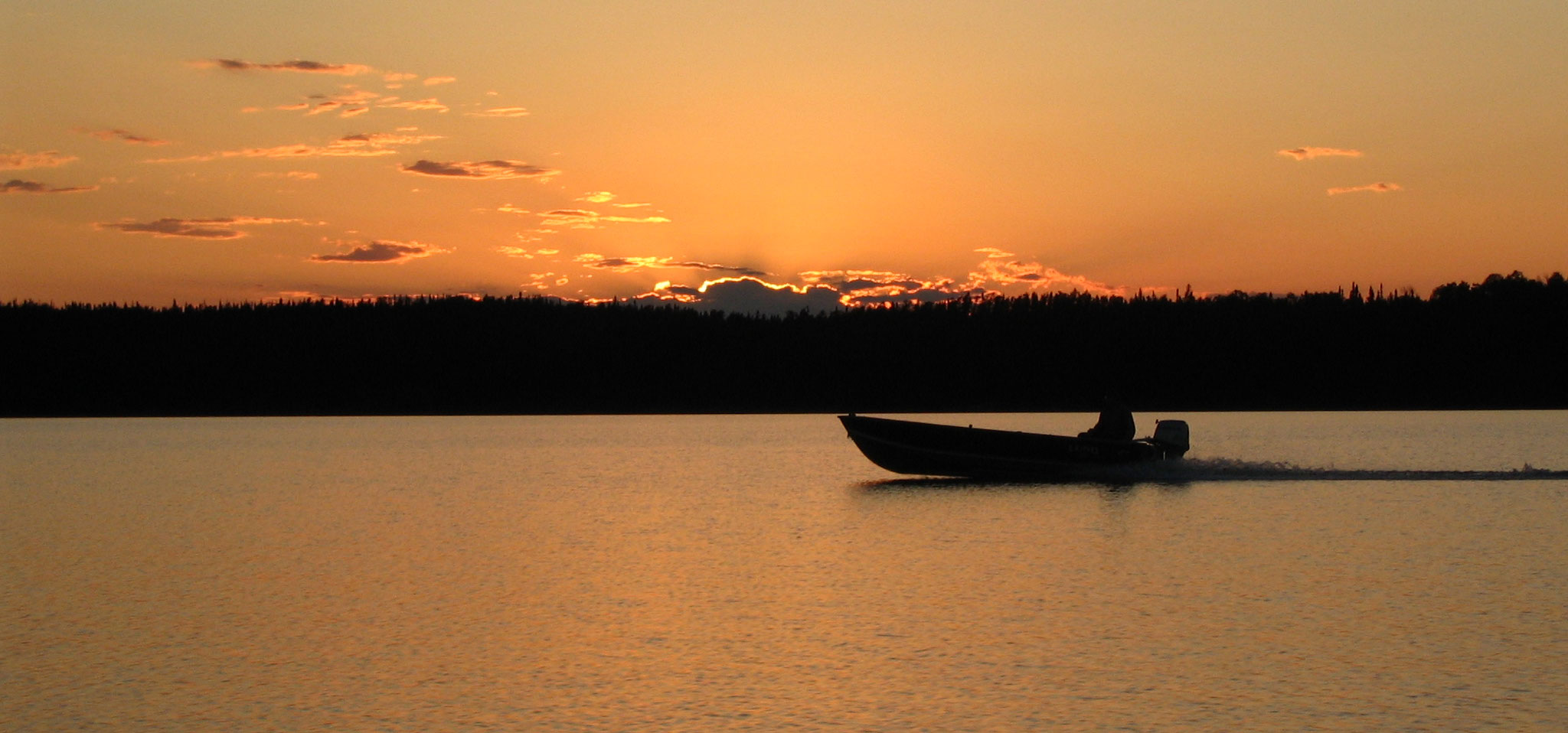 fly-in fishing boats and motors
